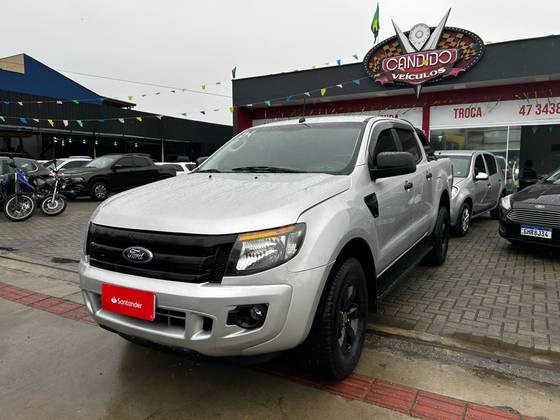 FORD RANGER 2.2 XL 4X4 CD 16V DIESEL 4P MANUAL FORD RANGER 2.2 XL 4X4 CD 16V DIESEL 4P MANUAL